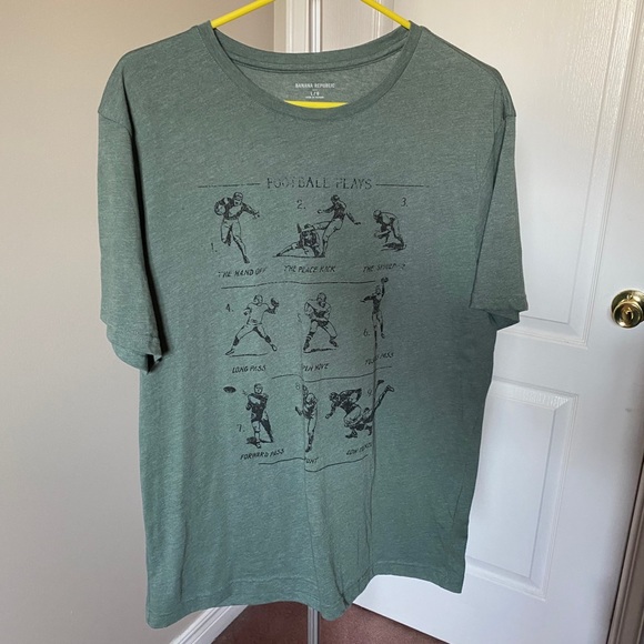 Banana Republic Other - Banana Republic graphic tee